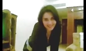 فيديو إباحي مثير فاتنة اللعنة سكسي جميل مترجم