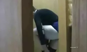 فيديو إباحي خجولة التدفق اليابانية فلم سكسي احنبي أمي
